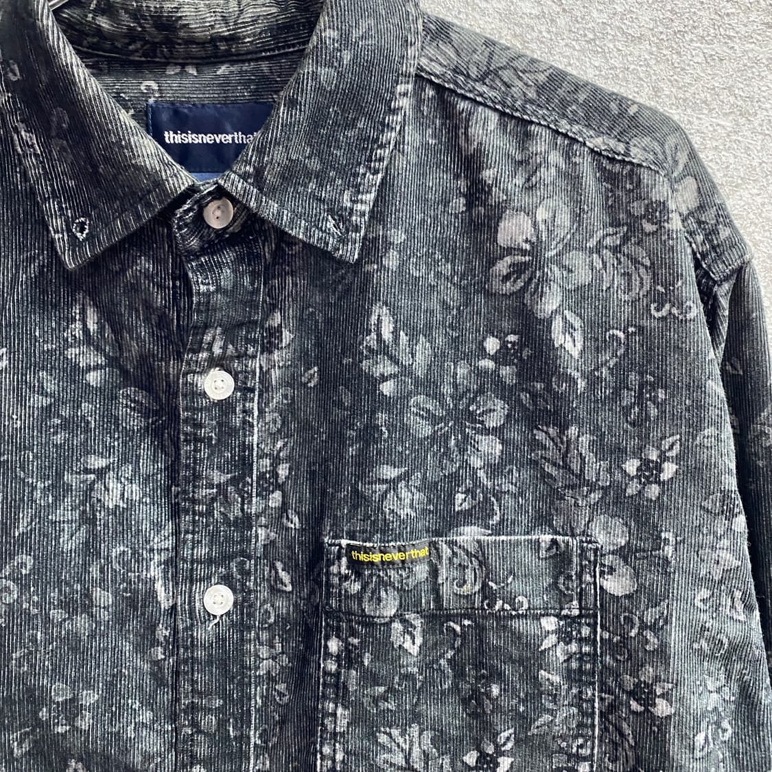 디스이즈네버댓 플로럴 코듀로이 블랙셔츠 B4227 상품이미지3