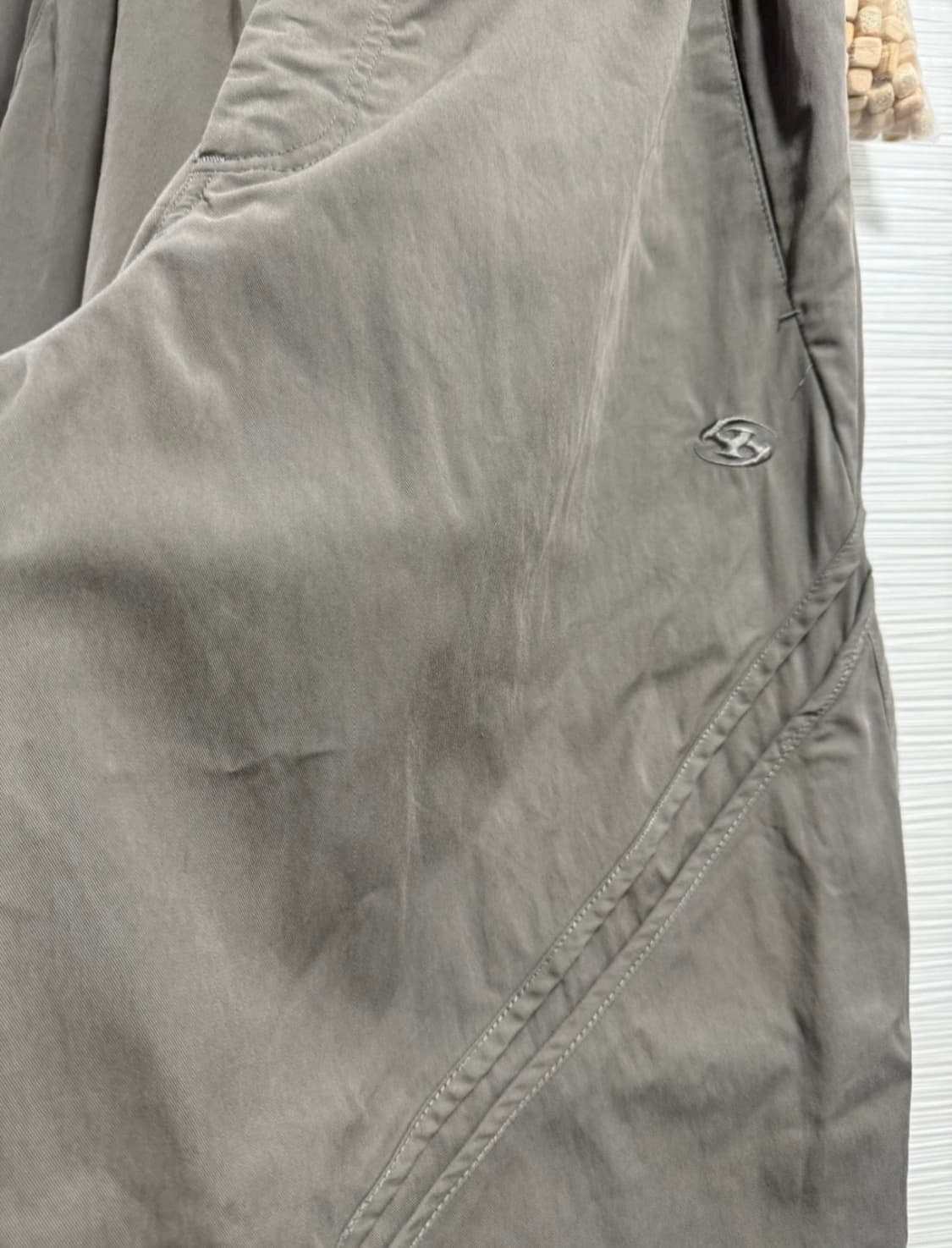 산산기어 테이프드 팬츠 머드카키 상품이미지1