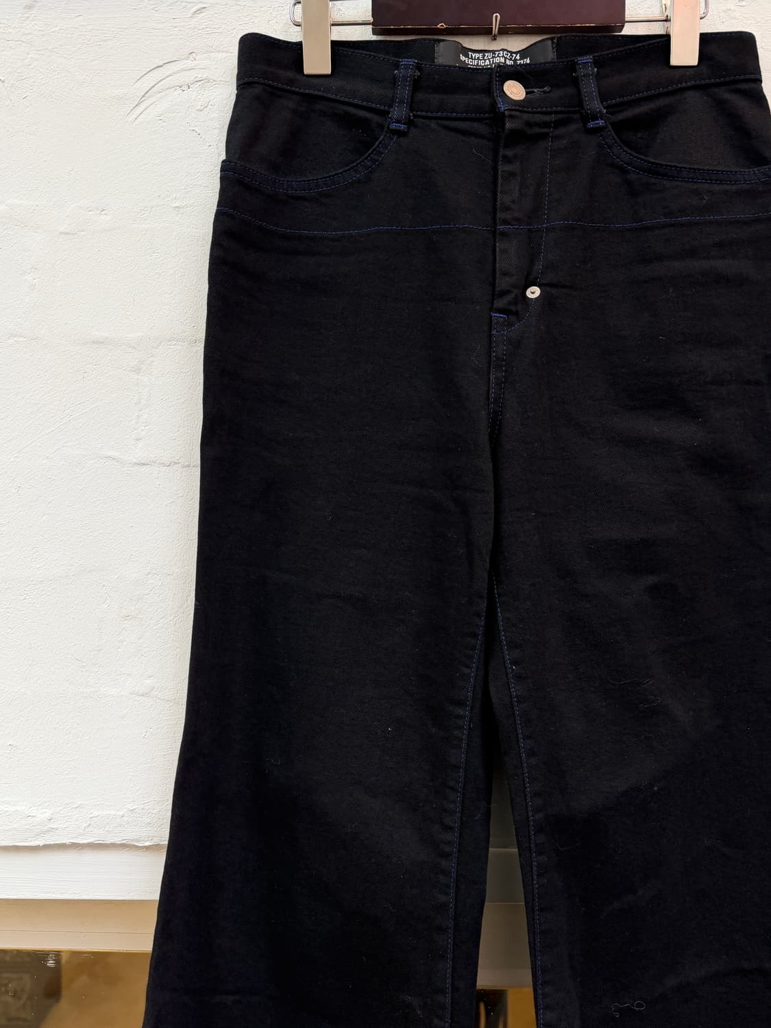 CABANE de Zucca 카반드주카 블루 스티칭 부츠컷 블랙 진 상품이미지3