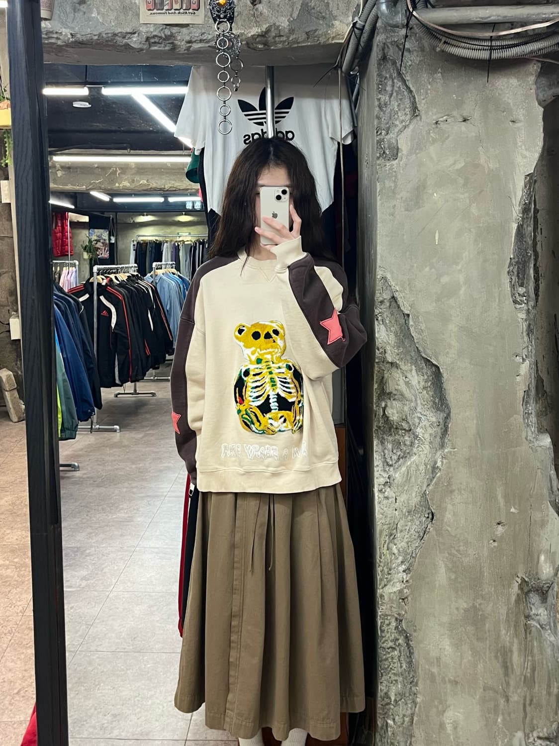 엑스톤즈 스케어리 젤리 베어 기모 맨투맨 베이지 M #csz2432 상품이미지2