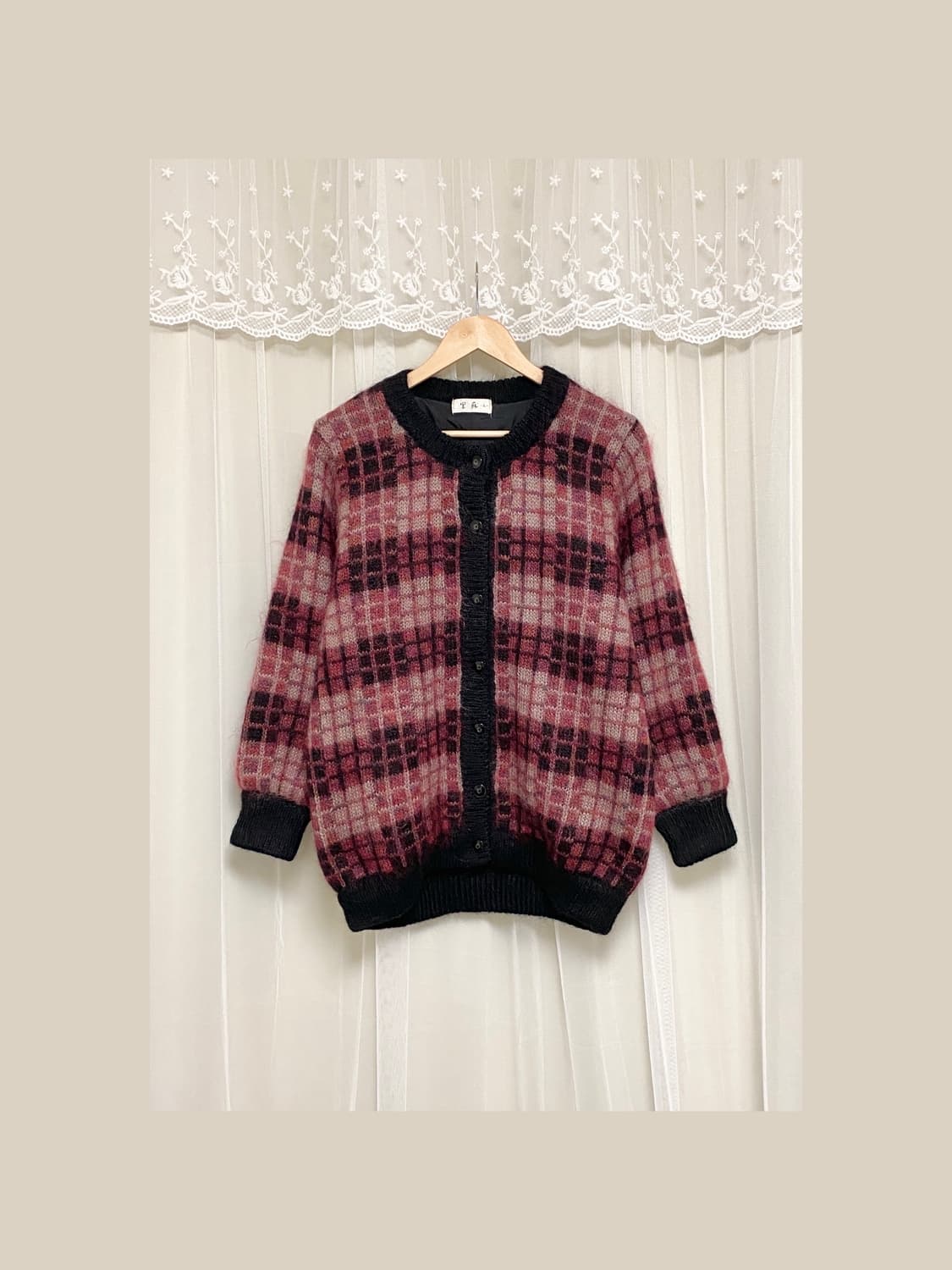 Soft Burgundy Check Wool Cardigan 상품이미지1