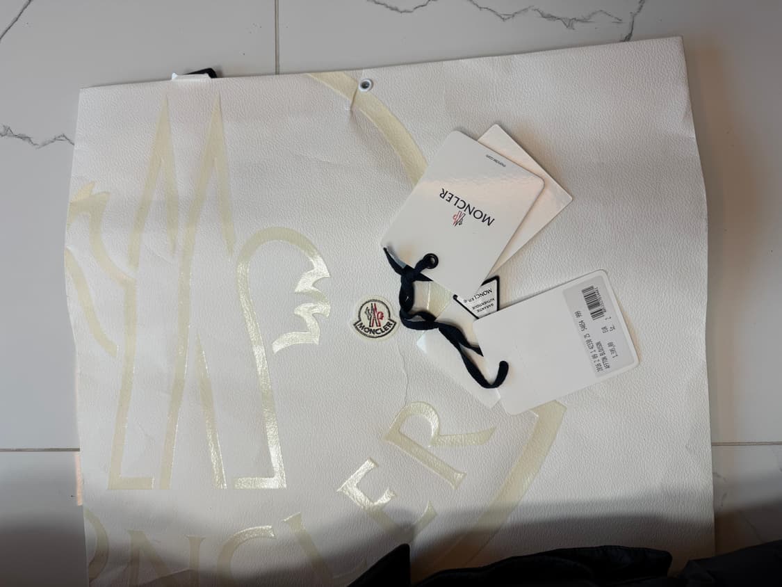 몽클레어 아프톤 패딩판매합니다(2사이즈) 상품이미지5