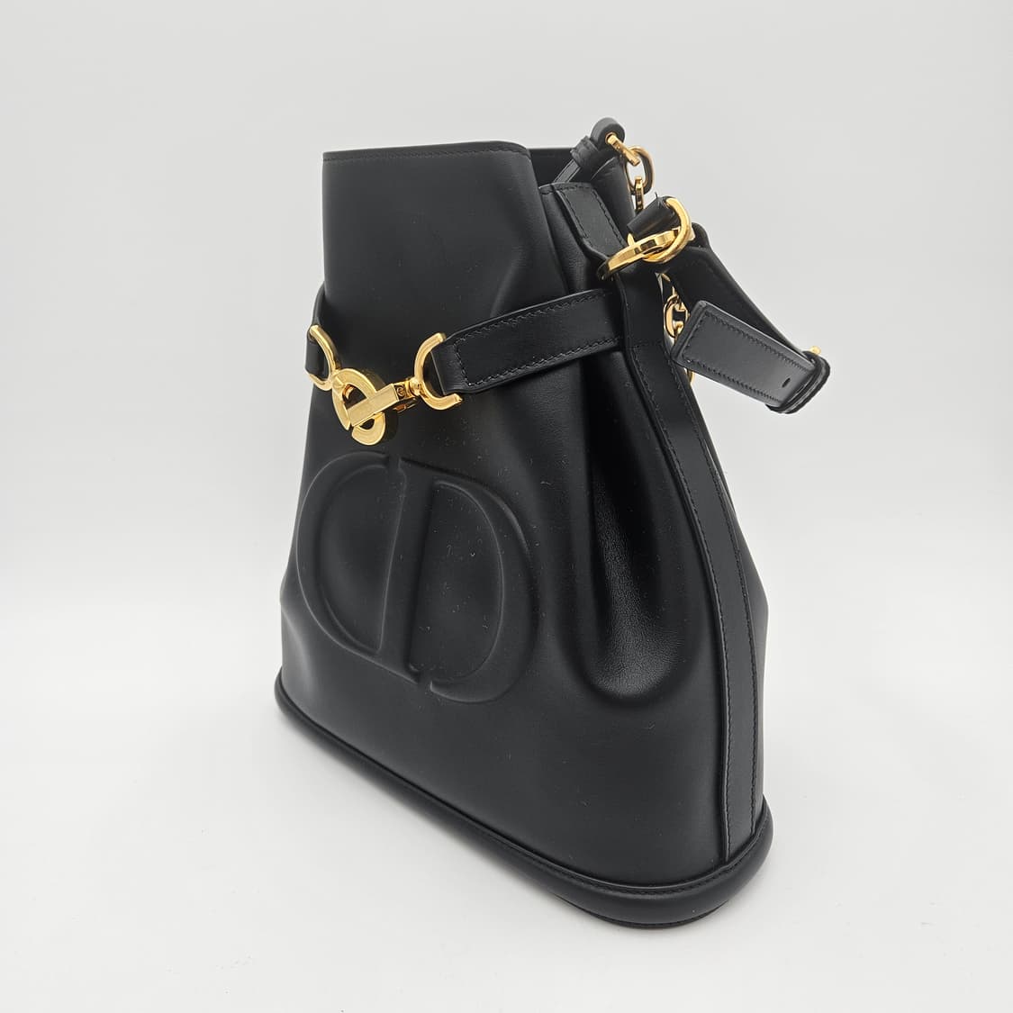 디올 쎄 디올 미듐 버킷백 블랙 상품이미지4