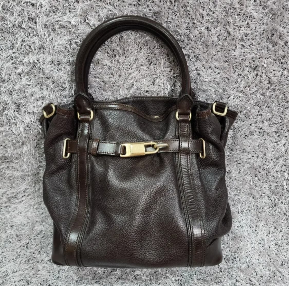 버버리 레더 토트백 상품이미지1