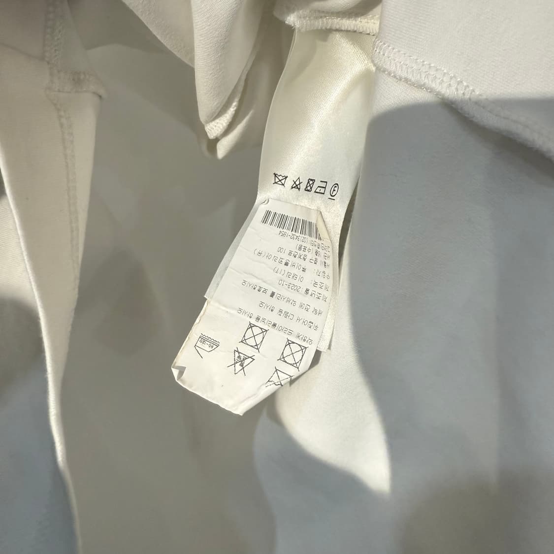 (M) 루이비통 lv 체인 디테일 여성 반팔 티셔츠 상품이미지5