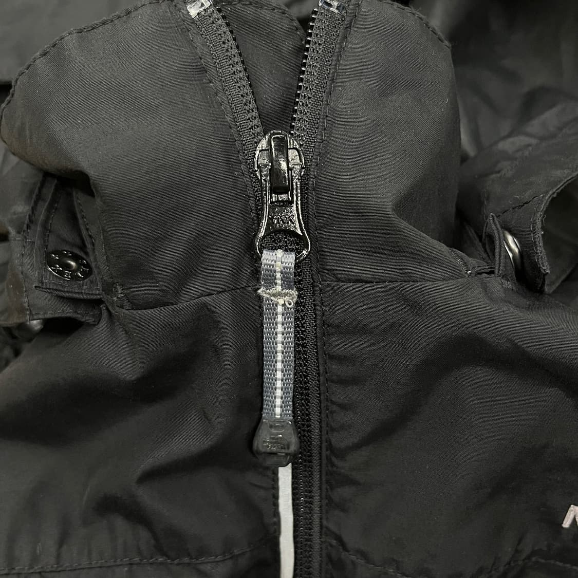 [정품/L] 노스페이스 블랙 바람막이 후드 자켓 b17 상품이미지7