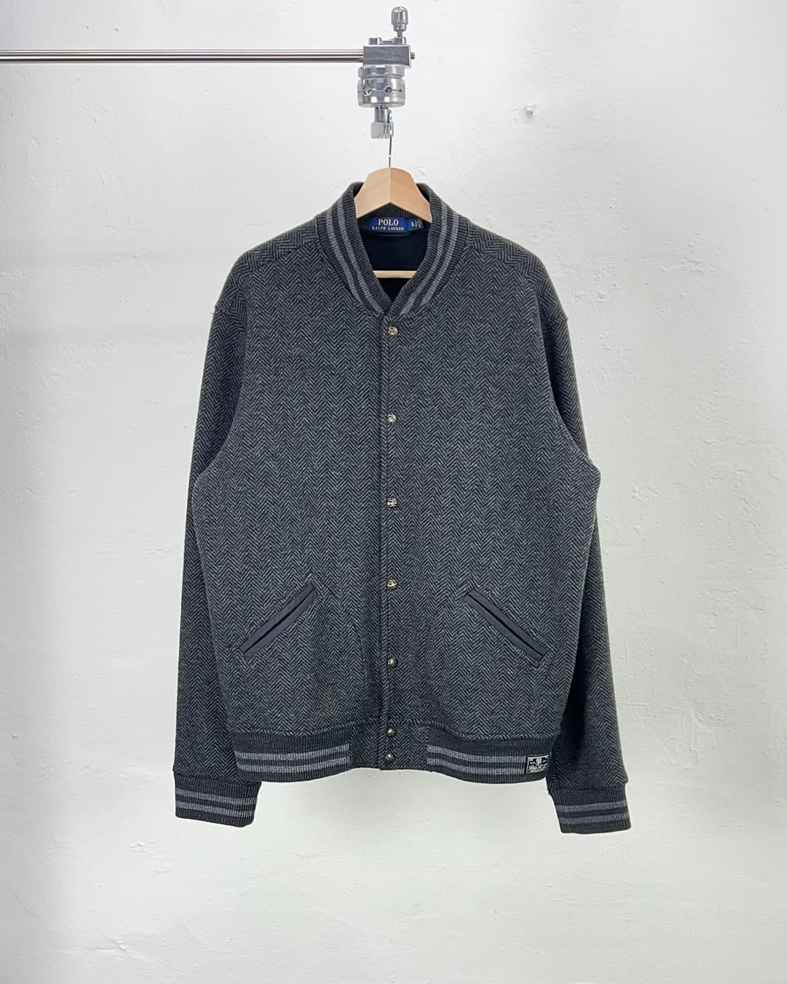폴로 랄프로렌 차콜 그레이 헤링본 울 바시티 자켓 상품이미지1