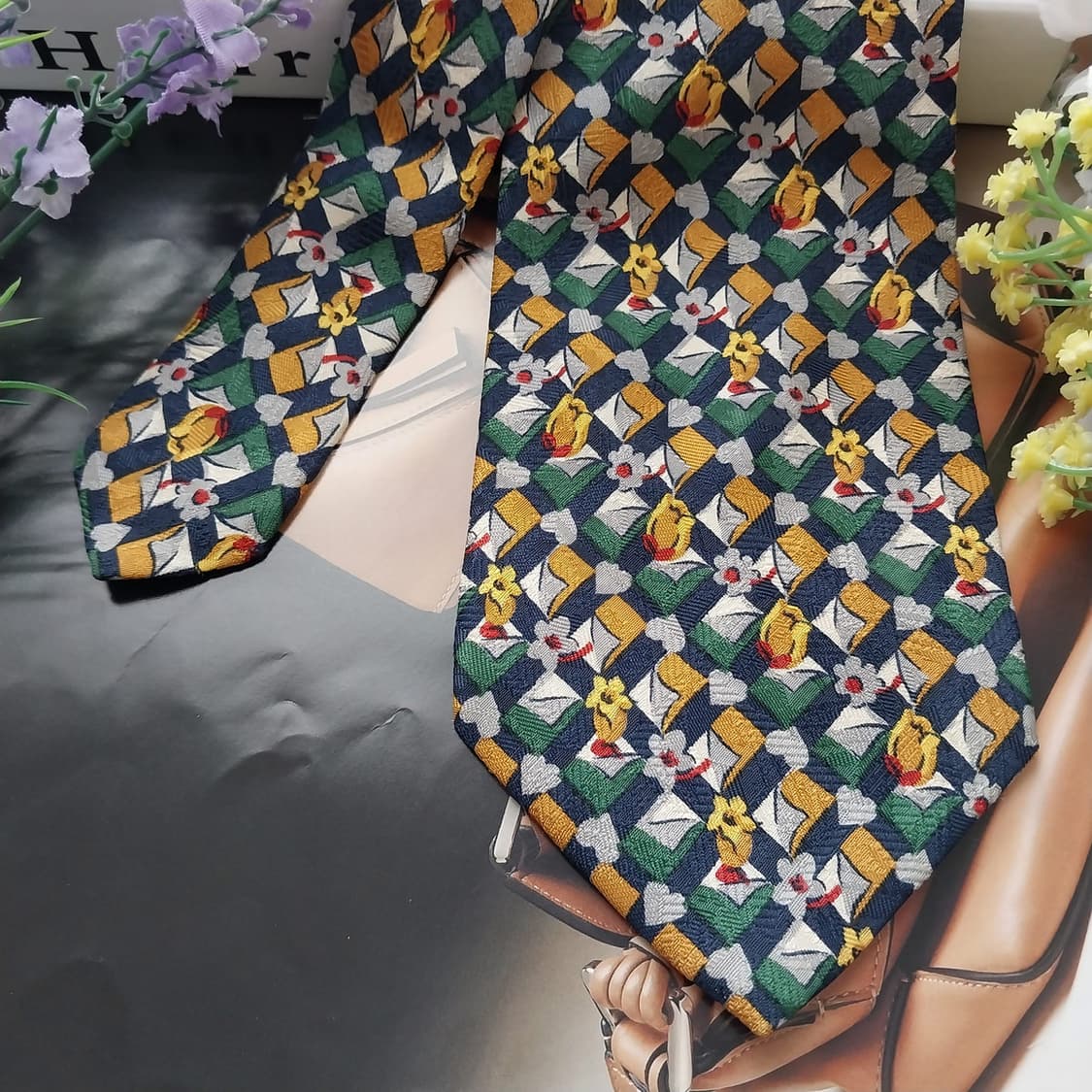 웅가로 실크 네이비&옐로 플로럴 넥타이 9.9cm A+등급  K1234
 상품이미지3