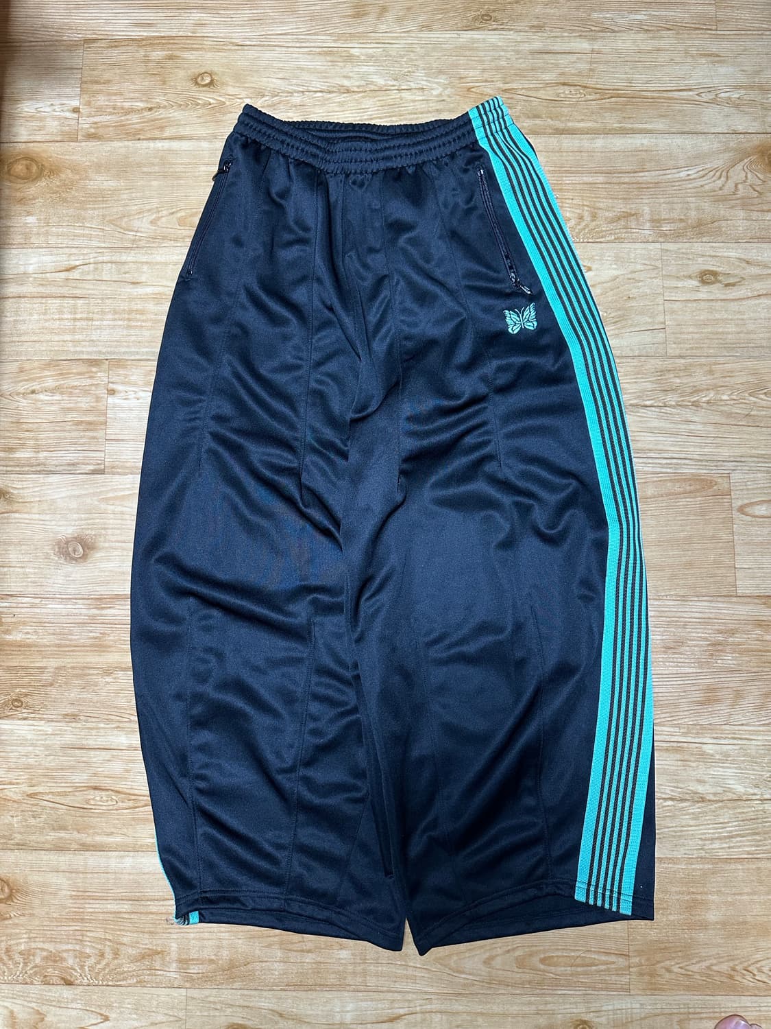 니들스 HD 트랙팬츠 상품이미지1