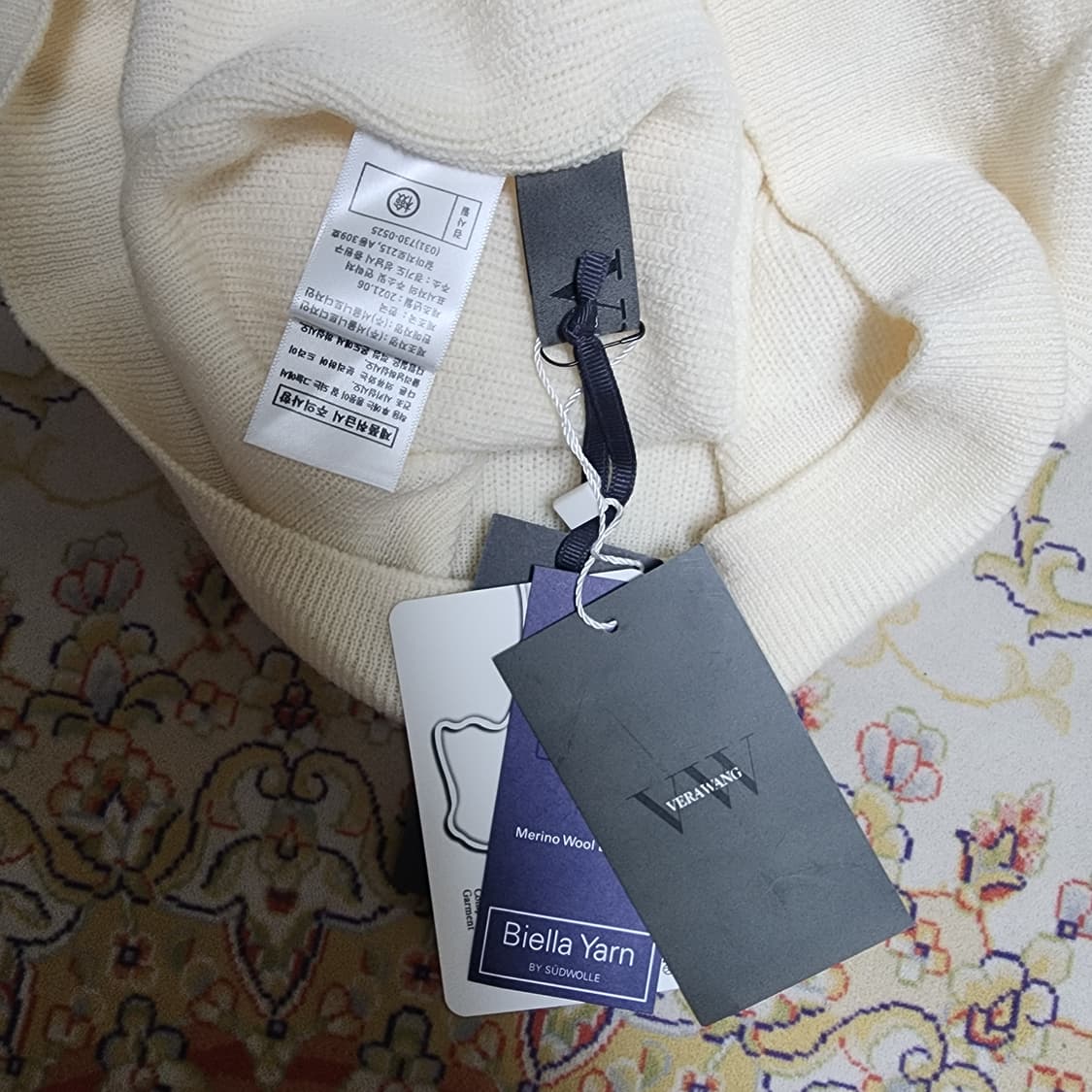 새상품) 베라왕 울100% 터틀넥 니트
95 상품이미지2