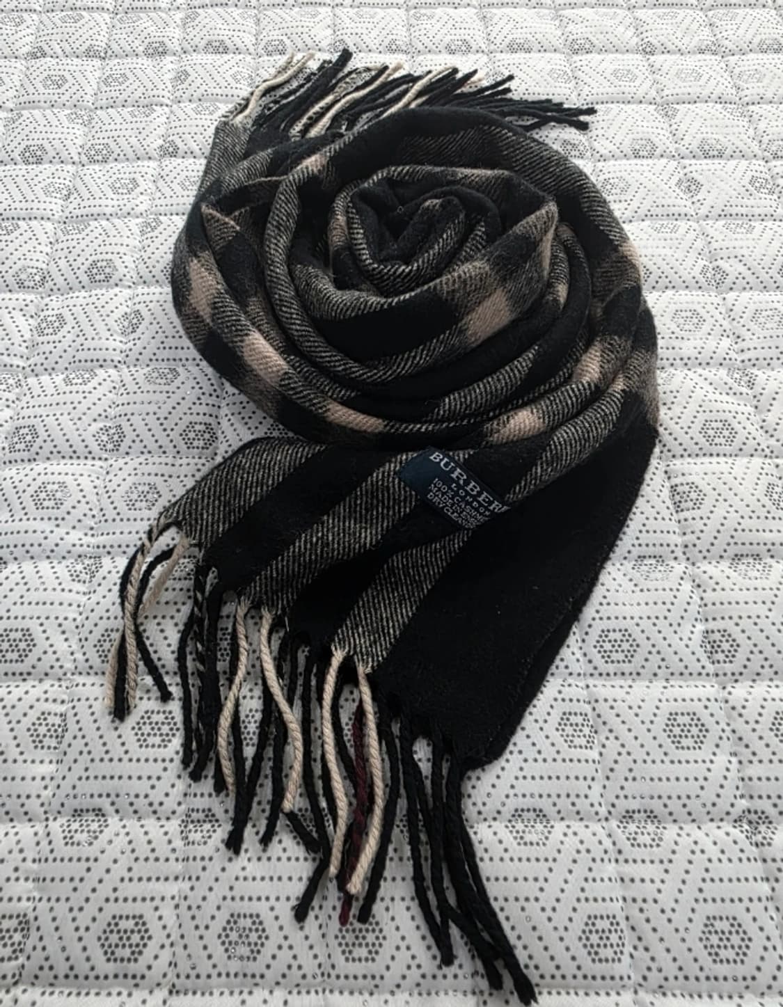 버버리 체크 캐시미어 머플러 상품이미지1