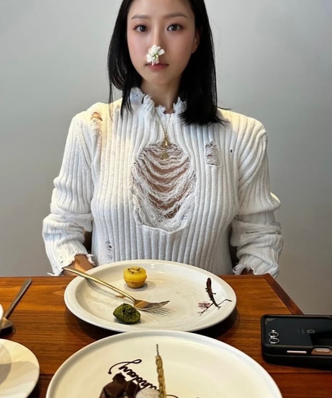 open yy heart damage knit white 상품이미지1