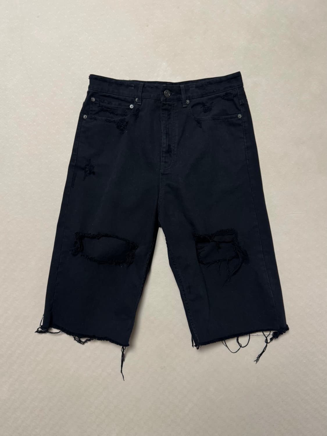 [S] BALENCIAGA 발렌시아가 디스트로이드 데님 쇼츠 블랙 상품이미지8