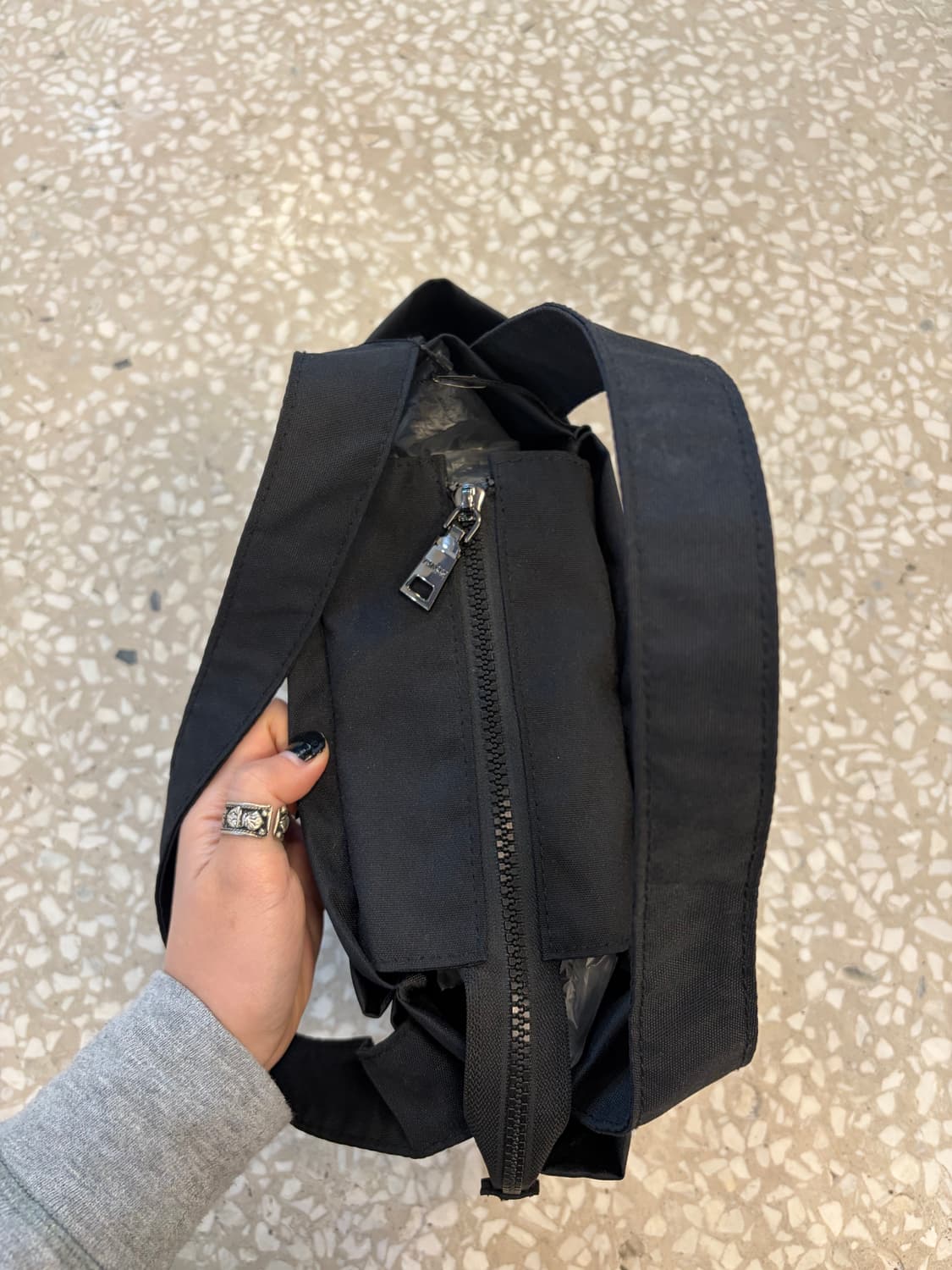 YSACCS Black Quilted Mini Tote Bag 상품이미지4