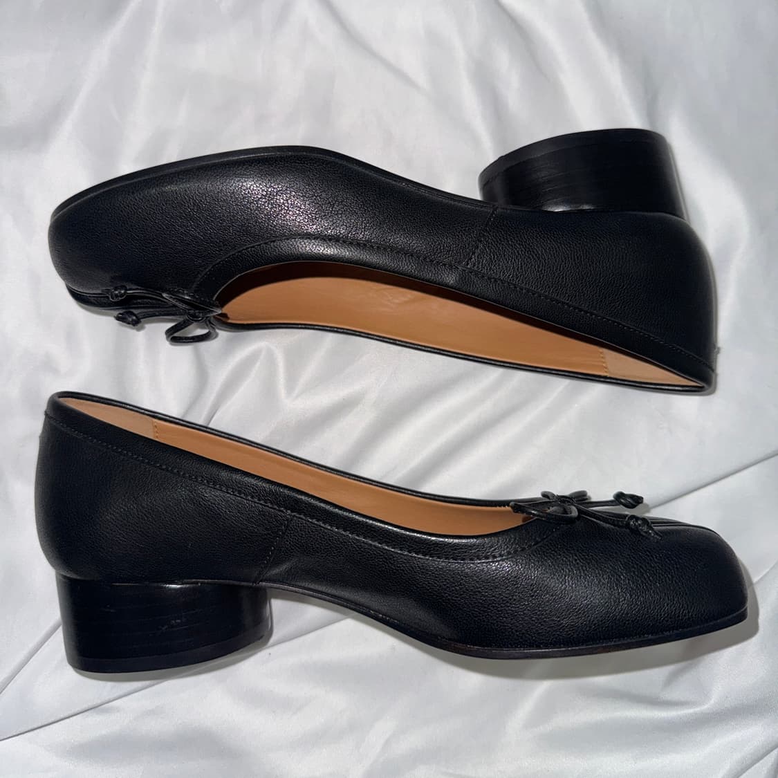 마르지엘라 발레리나 타비 펌프스 상품이미지1