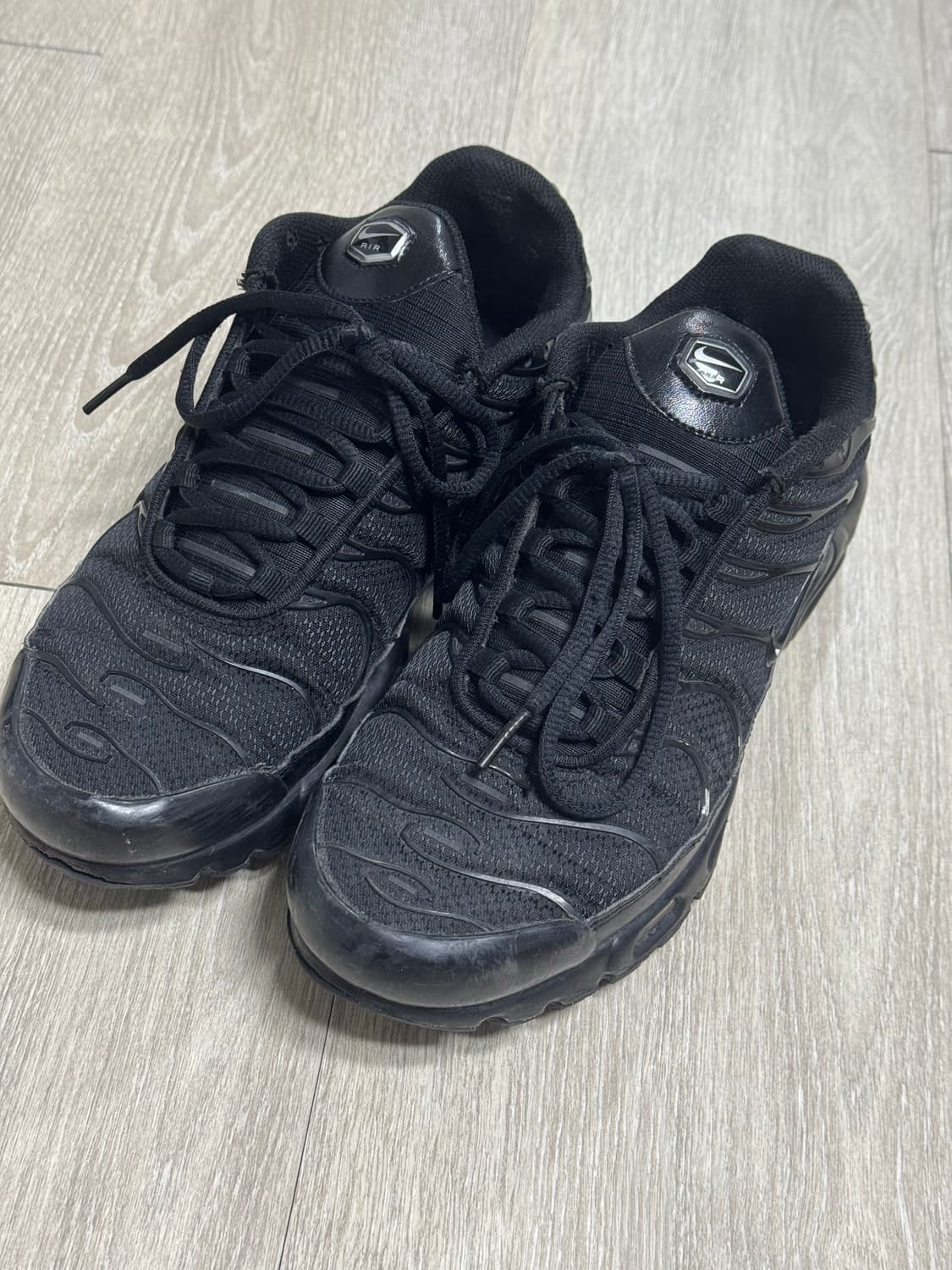 나이키 tn 에어맥스 플러스 트리플블랙 260 상품이미지2