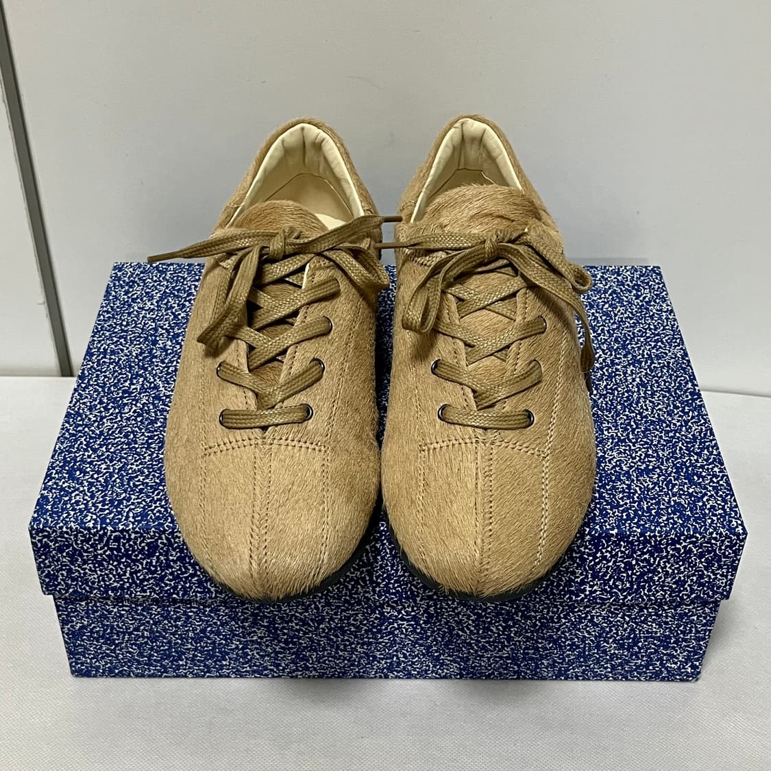 [36,37,38]팔로마울 Miles 헤어리 스니커즈/베이지 상품이미지2