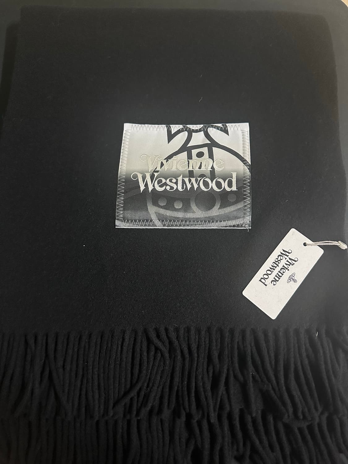 비비안 웨스트우드 로고 패치 프린지 울 머플러 (새상품) 상품이미지1