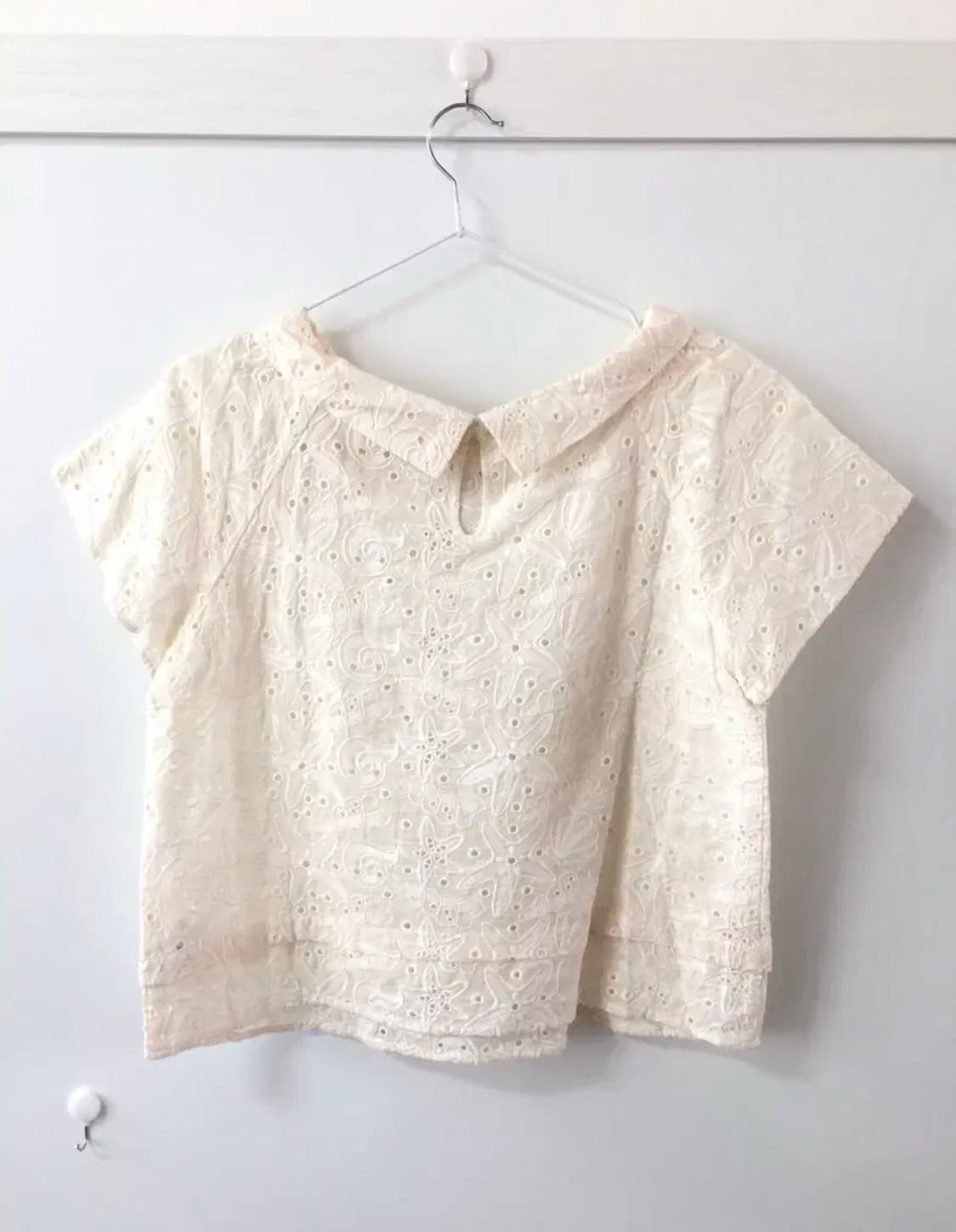 펀칭 레이스 반팔 블라우스 아이보리 상품이미지2