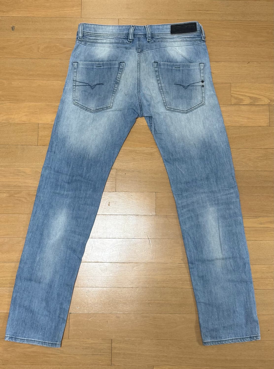 [31]디젤 BELTHER 레귤러 슬림 테이퍼드 청바지 상품이미지2