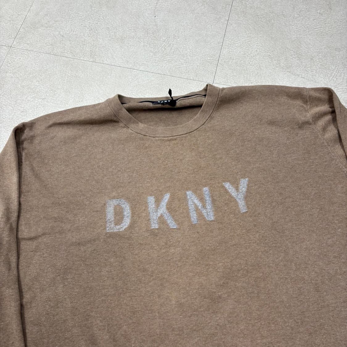Dkny 빅로고 브라운 박시 니트 상품이미지2