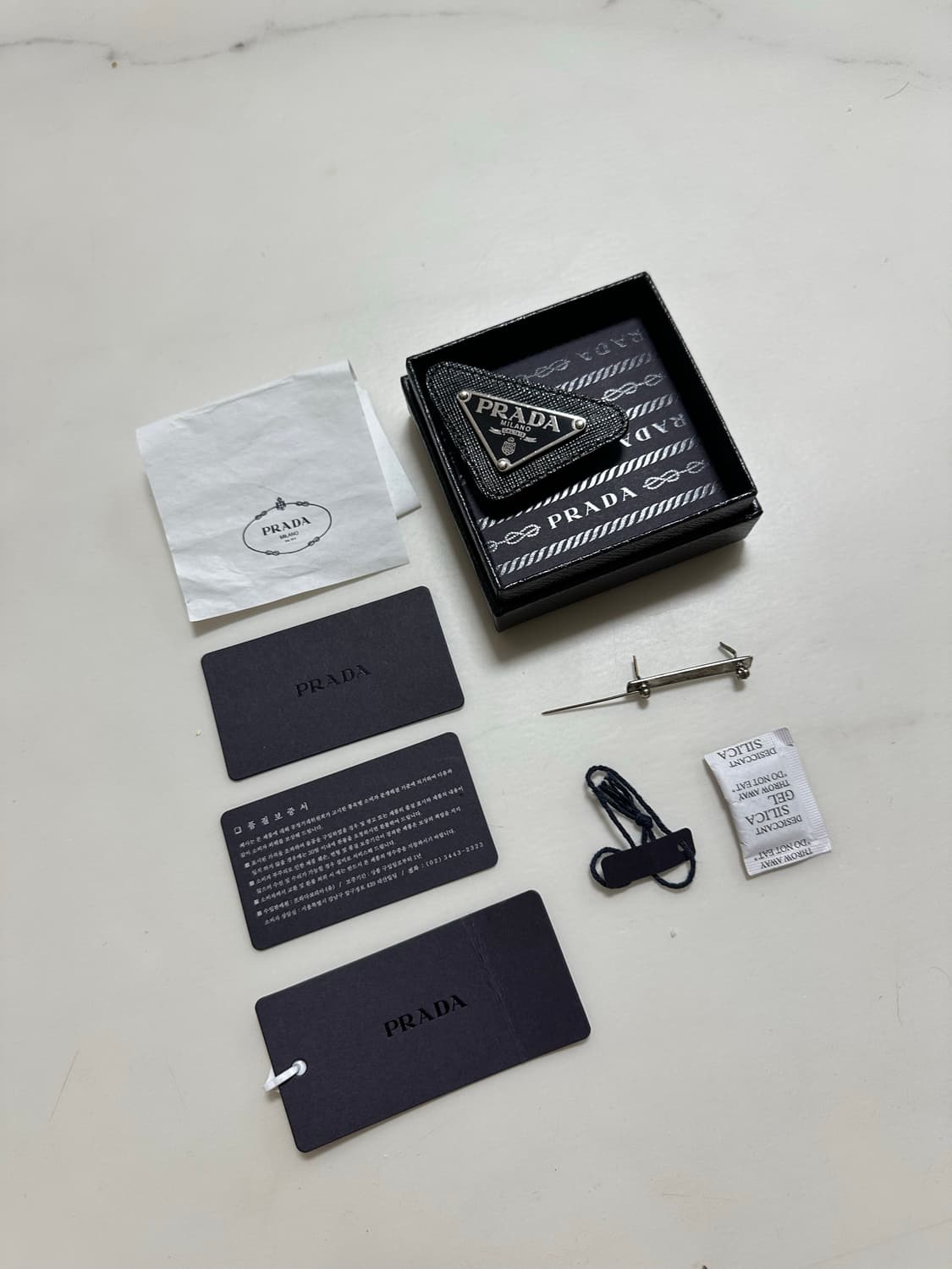 프라다 브로치 상품이미지1