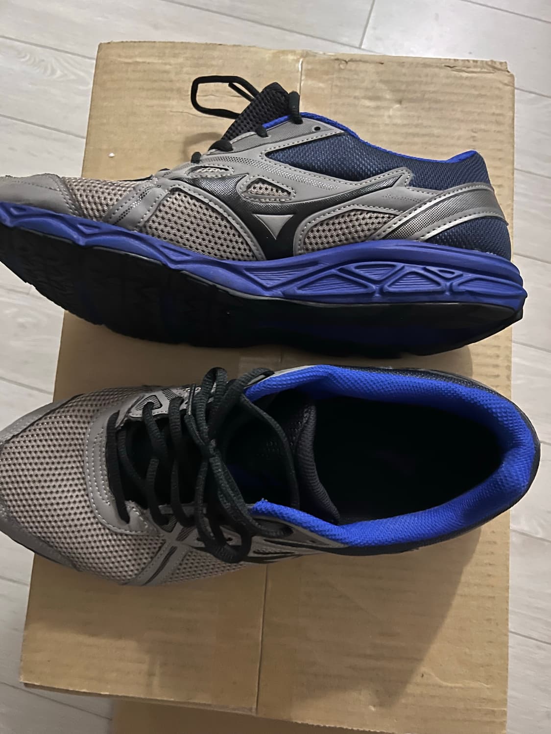 미즈노 러닝화 상품이미지2