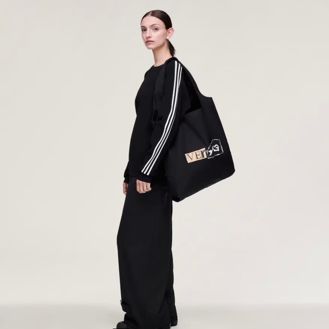 와이쓰리 Y-3 26ss GRAPHIC 토트백/블랙 상품이미지2