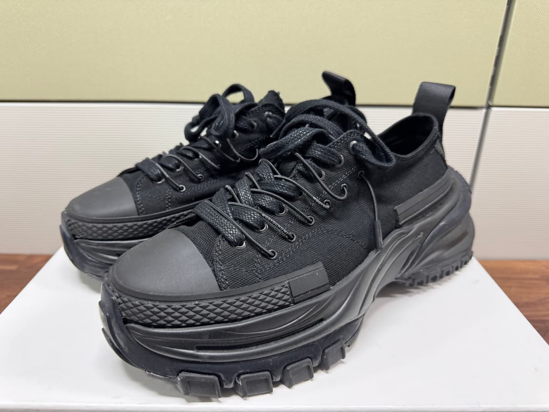 우영미 더블레이스 로우 판매합니다 42사이즈(270) 상품이미지3