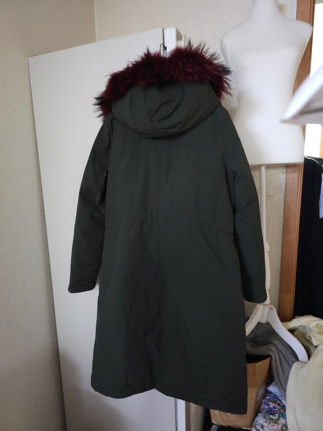 스케쳐스 구스다운  라쿤퍼  롱패딩 카키 상품이미지6