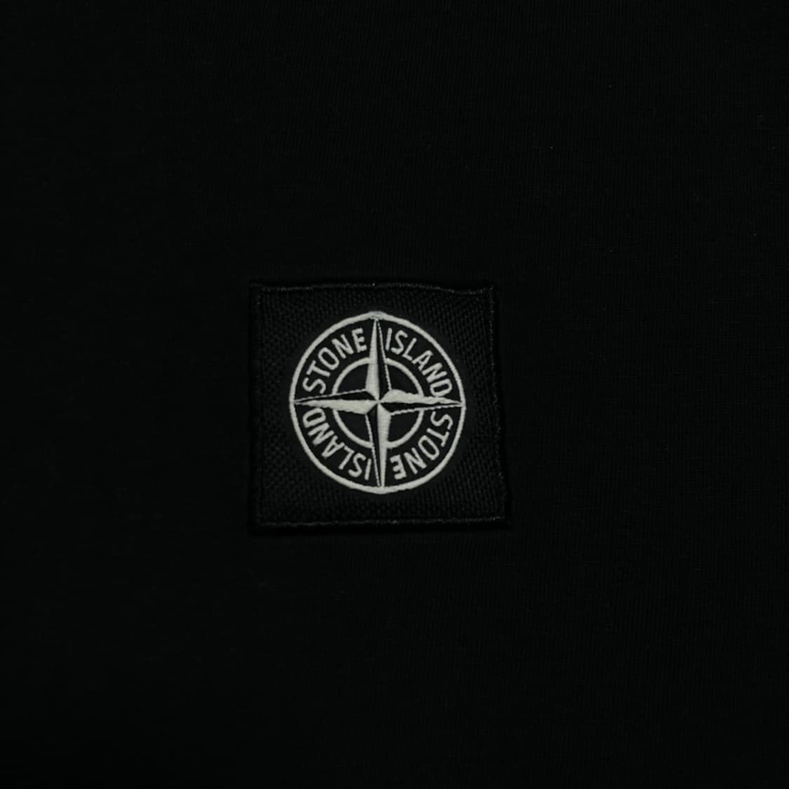 스톤 아일랜드 박스 패치 로고 블랙 하프 티 상품이미지3