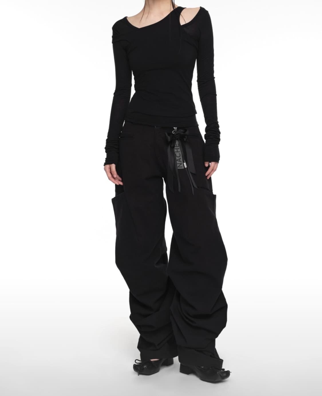 나체 팬츠 (PINTUCK WIDE PANTS (UNISEX) BLACK 상품이미지1