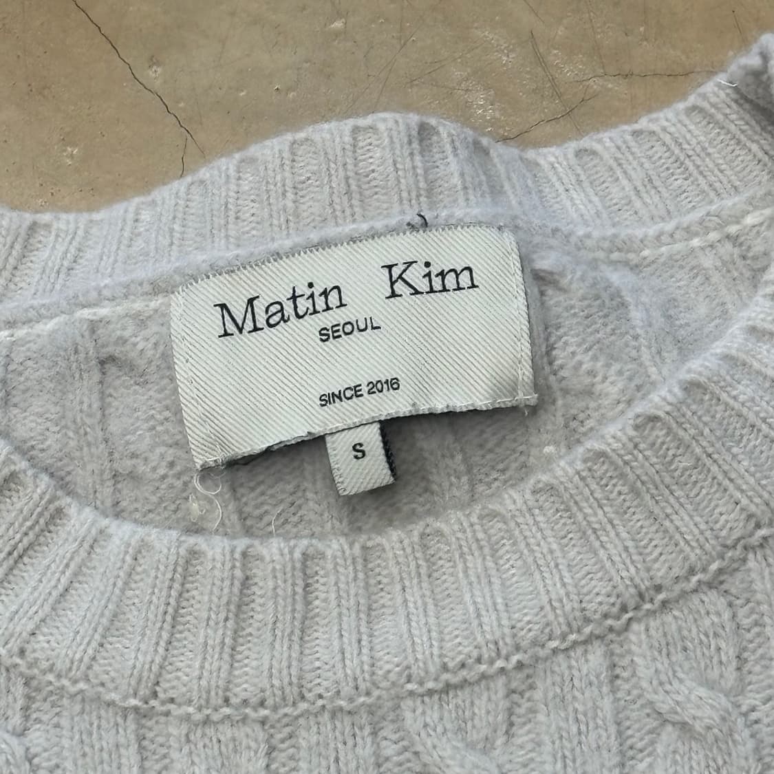 Matin Kim 여성용 울 캐시 나일론 혼방 케이블 니트 상품이미지3