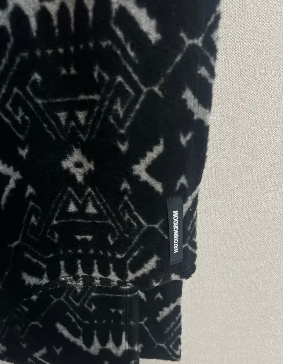 해칭룸 플리스 자카드 머플러 블랙 상품이미지3