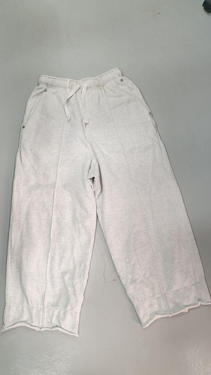 SATUR 와이드 컷오프 스웻 팬츠S 상품이미지1