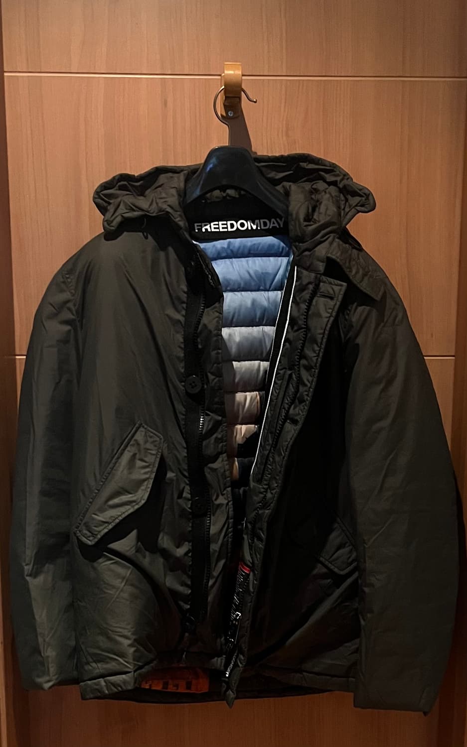 Freedomday 패딩 L 상품이미지1