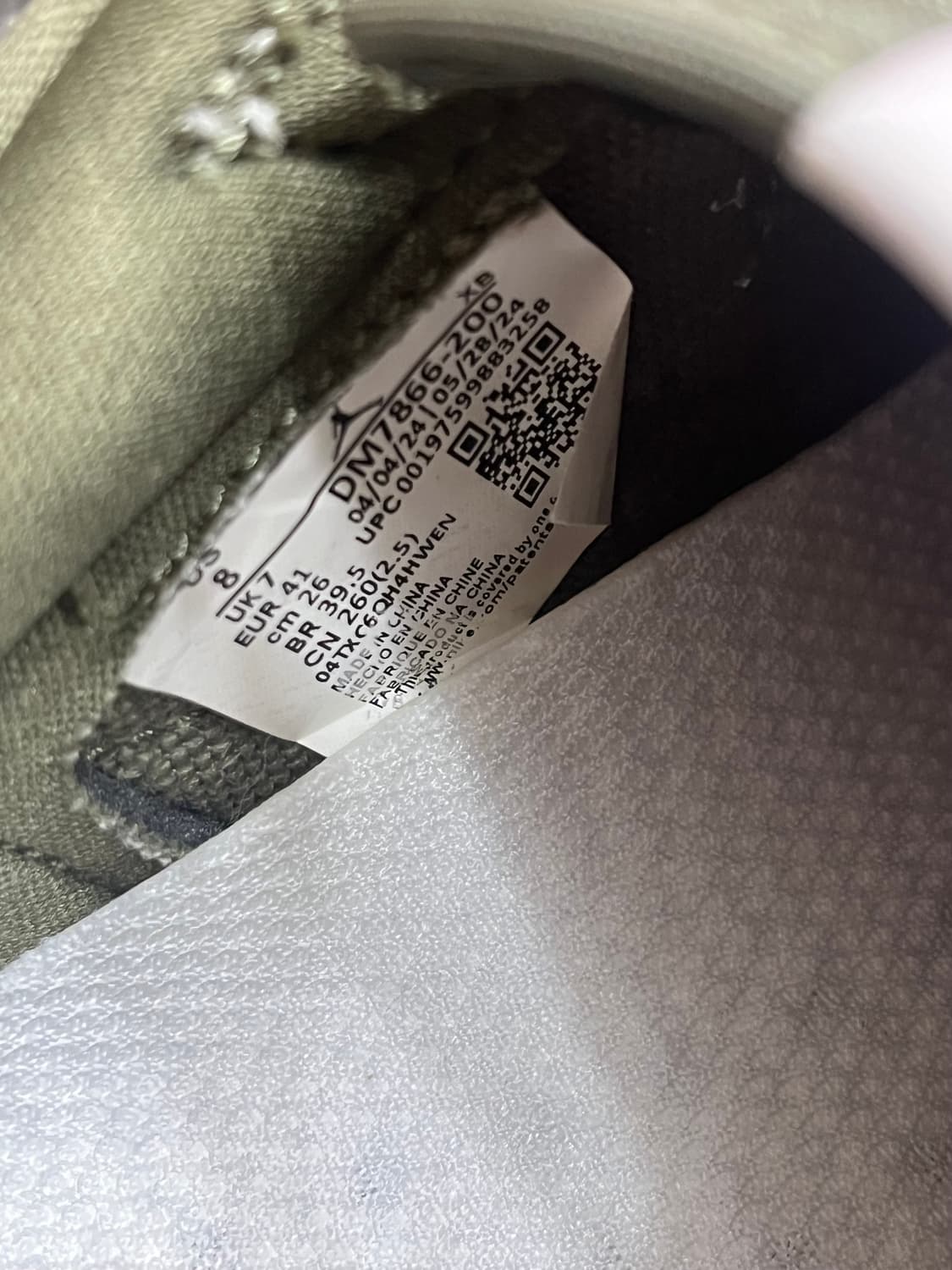 ( 260 ) 조던1 X 트레비스 스캇 레트로 로우OG 리버스 올리브 상품이미지4