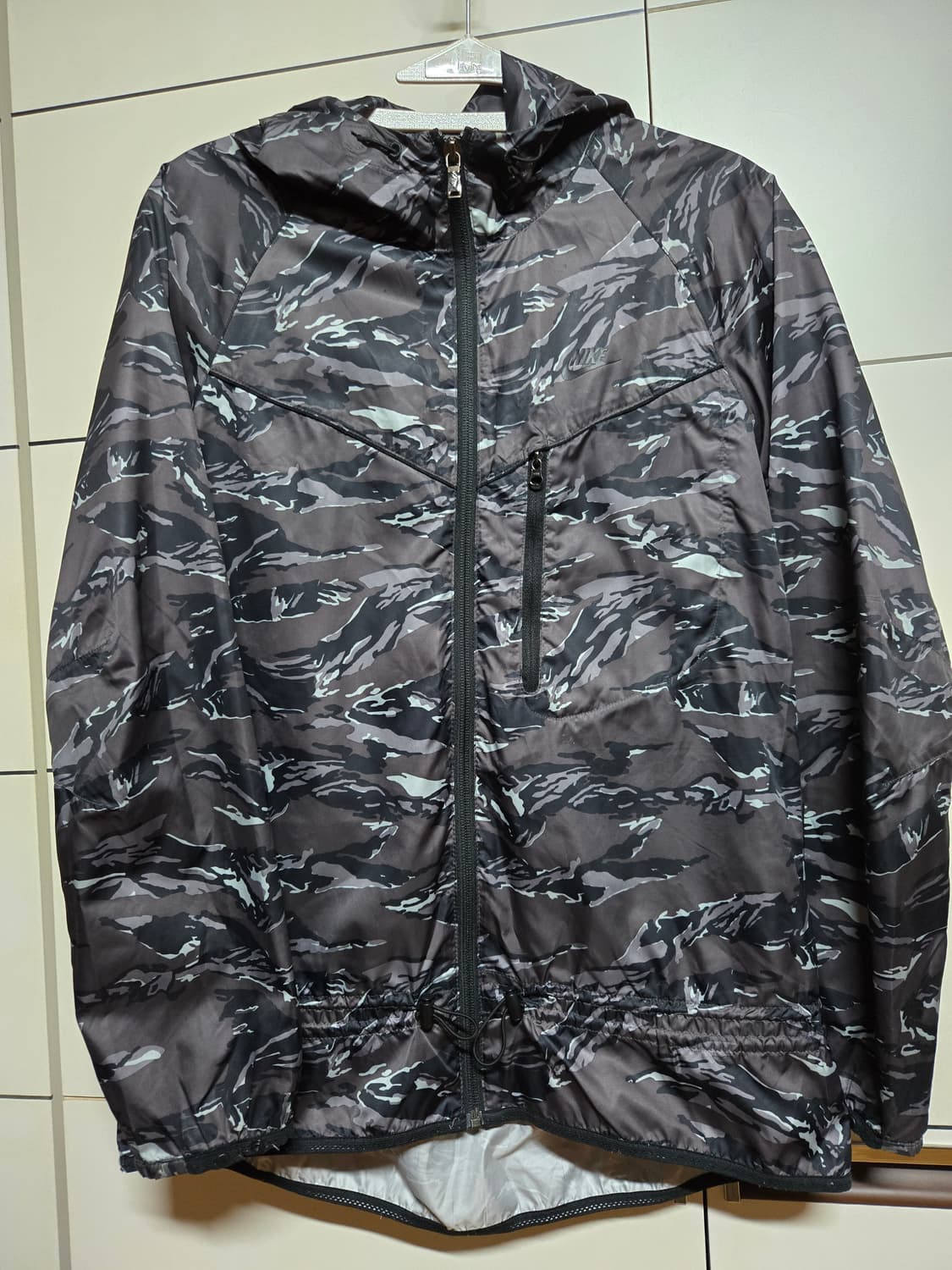 나이키 여성 카모 밀리터리 바람막이 점퍼 상품이미지1