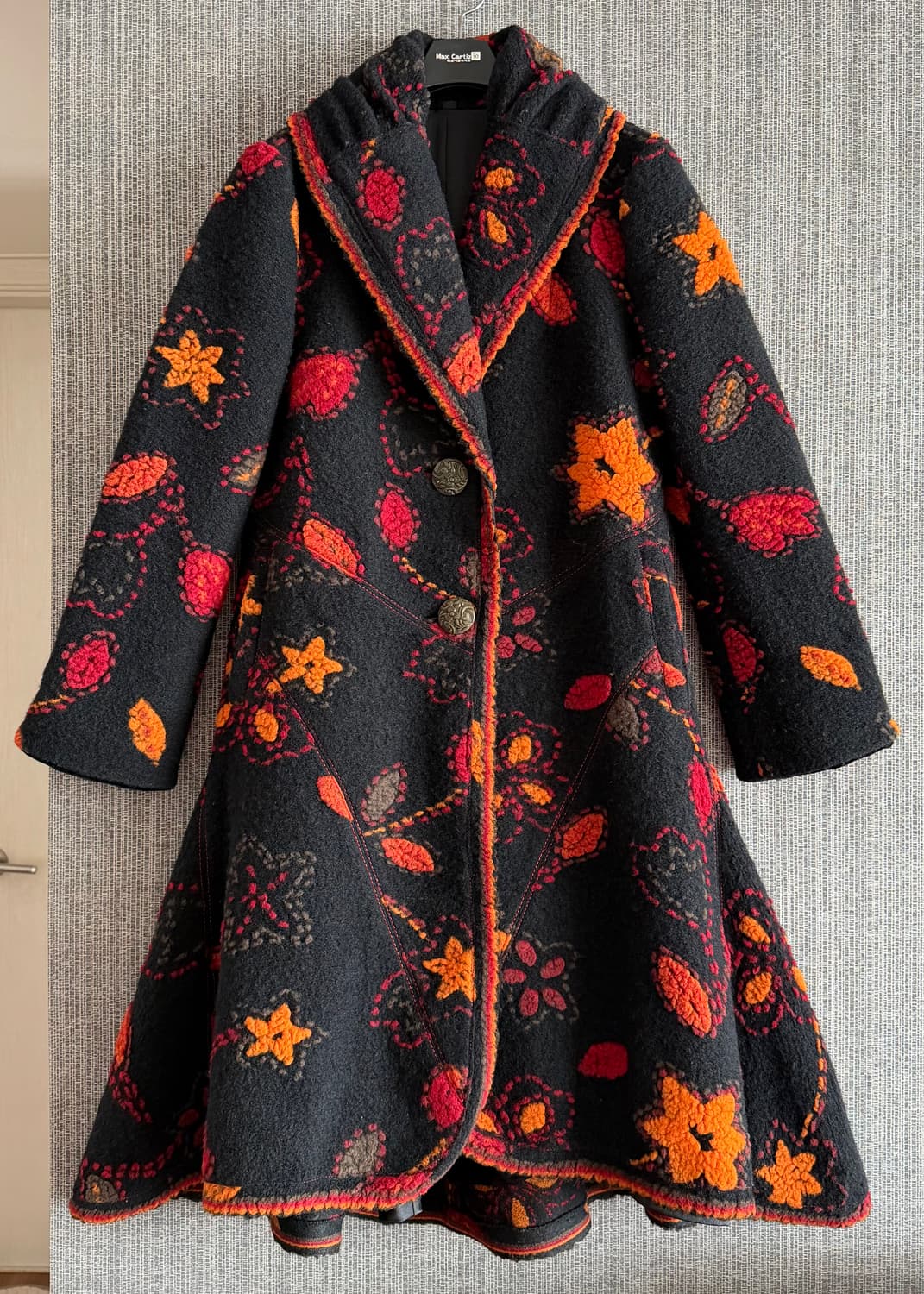 플라워 자수 패턴 코트 울 블렌디드 플레어 라인 롱코트 블랙 66사이즈 상품이미지1