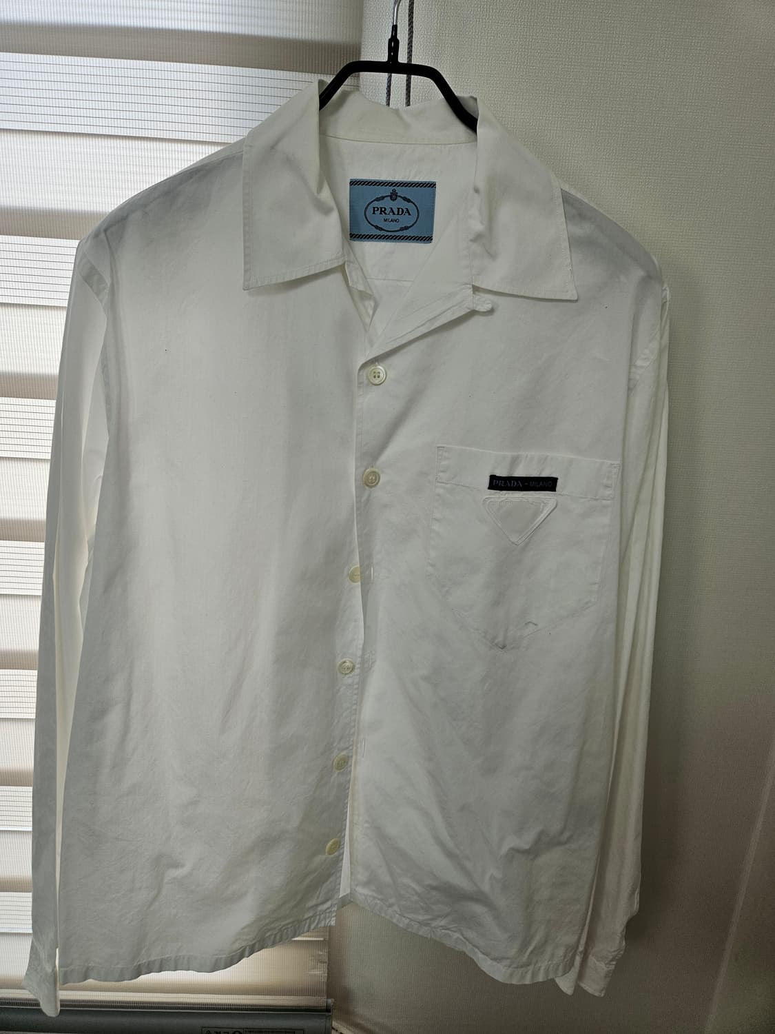 프라다 화이트셔츠 상품이미지1