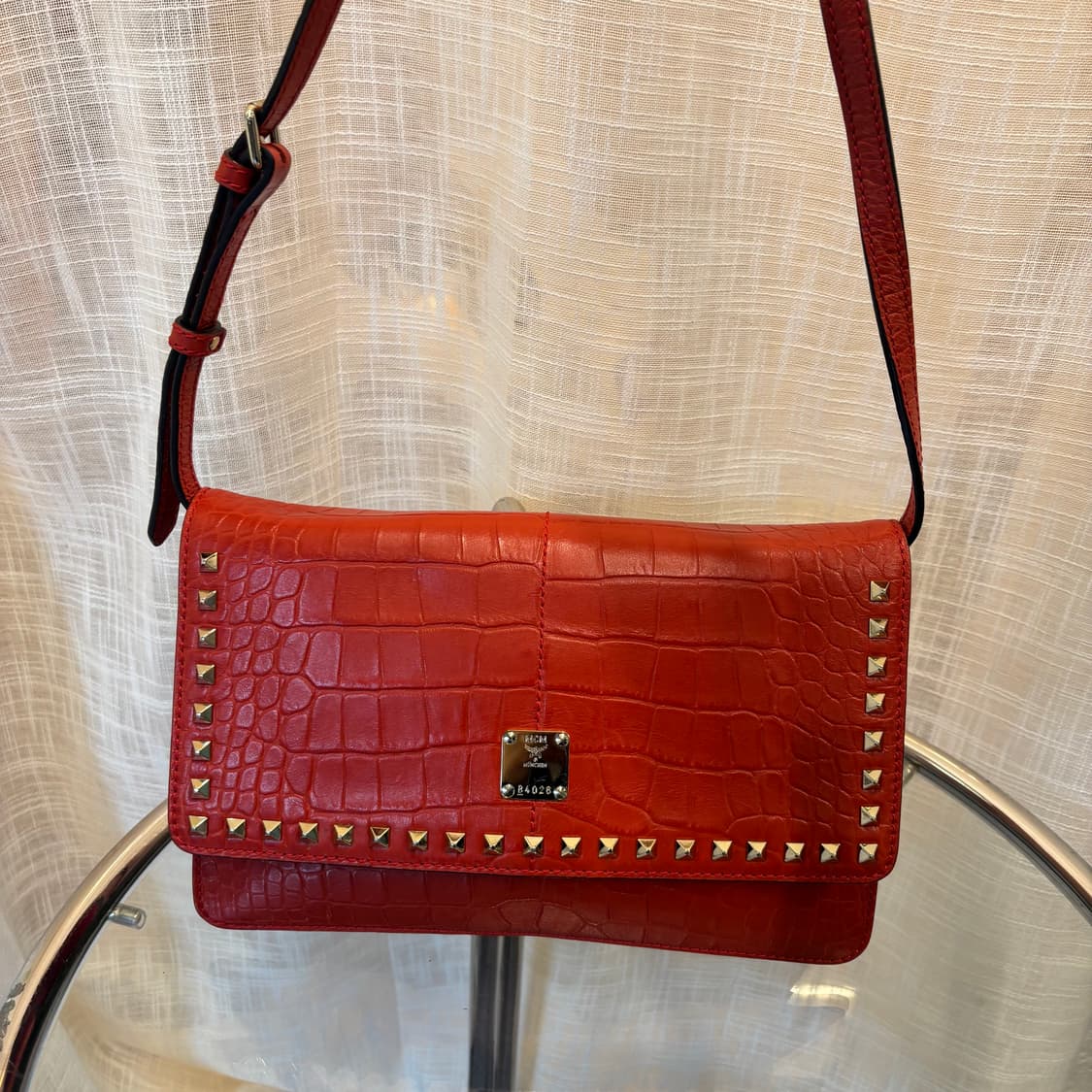 정품 MCM 스터드 금장 숄더백     상품이미지3