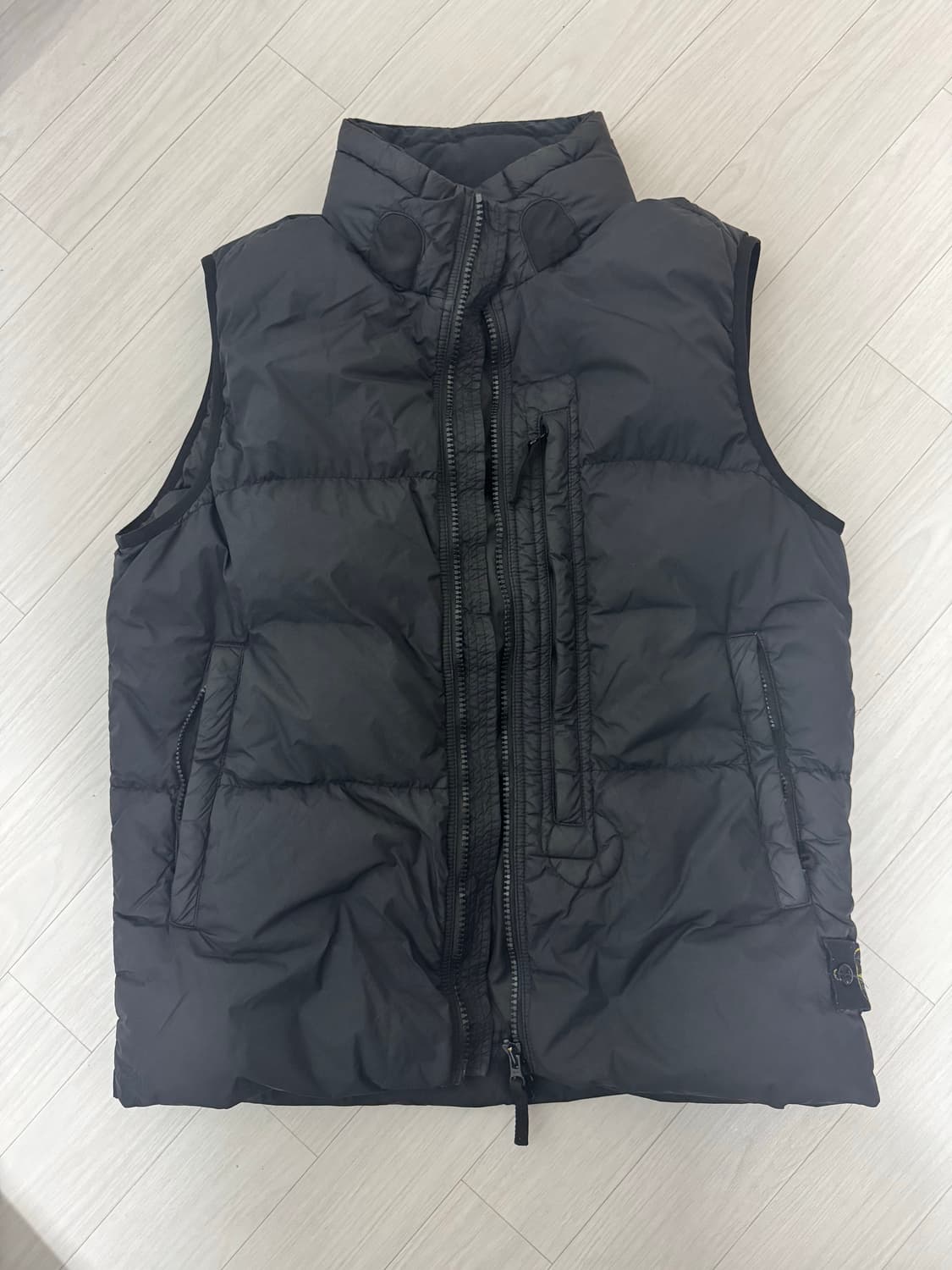 20FW 스톤아일랜드 크링클랩스 조끼패딩 팝니다 상품이미지1