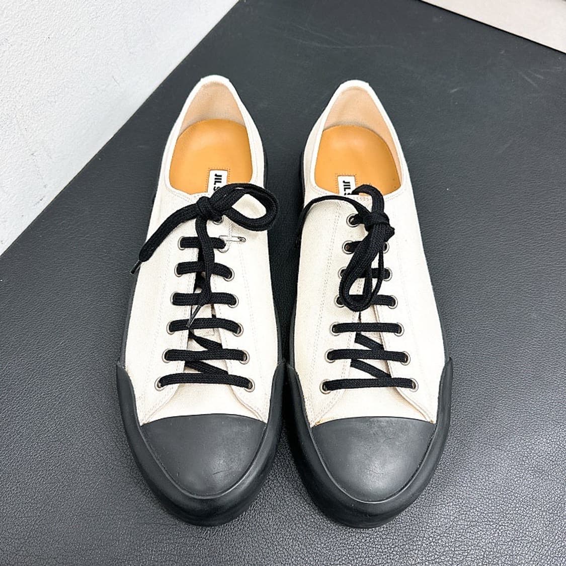 (정품/새상품) JIL SANDER 질 샌더  블랙화이트 캔버스 스니커즈 상품이미지1