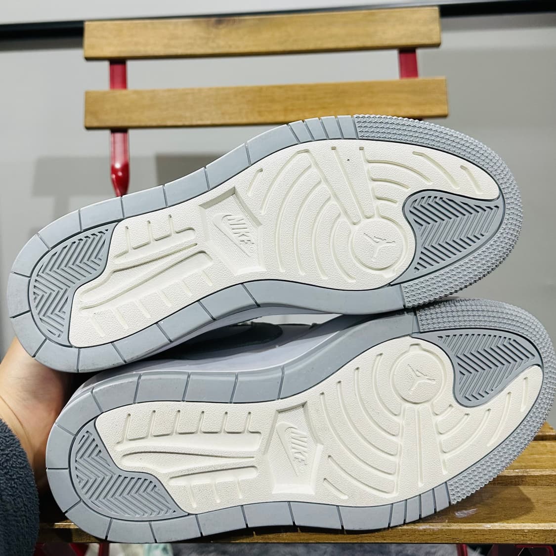 250) 나이키 운동화 남녀공용 신발 조던 1 엘리베이트 울프 그레이 상품이미지6