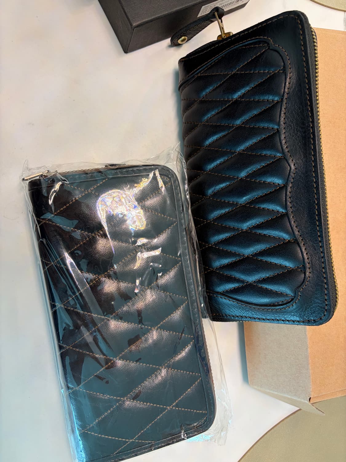 [OS] Toysmccoy MBS 토이즈맥코이 엠비스 레더 퀼팅 장지갑 상품이미지1