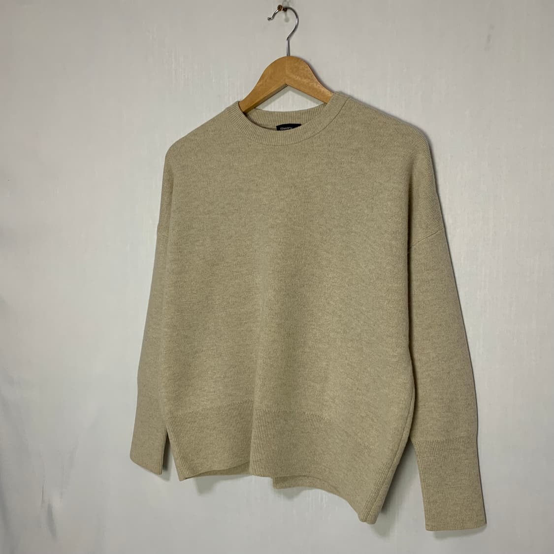 Theory 띠어리 캐시미어 100 니트 스웨터 아이보리 상품이미지2