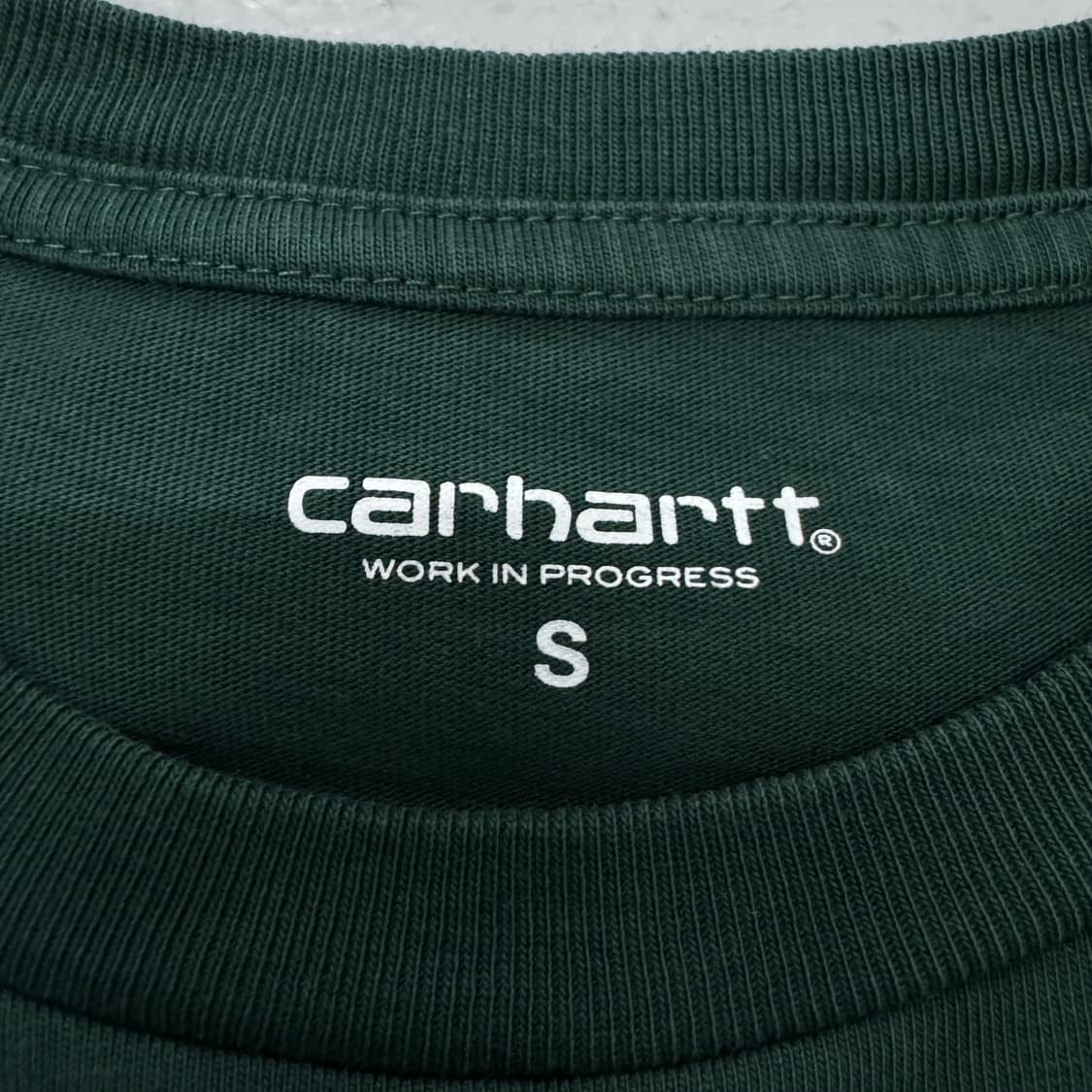 칼하트 WIP 스몰로고 체이스 롱슬리브 그린 상품이미지4