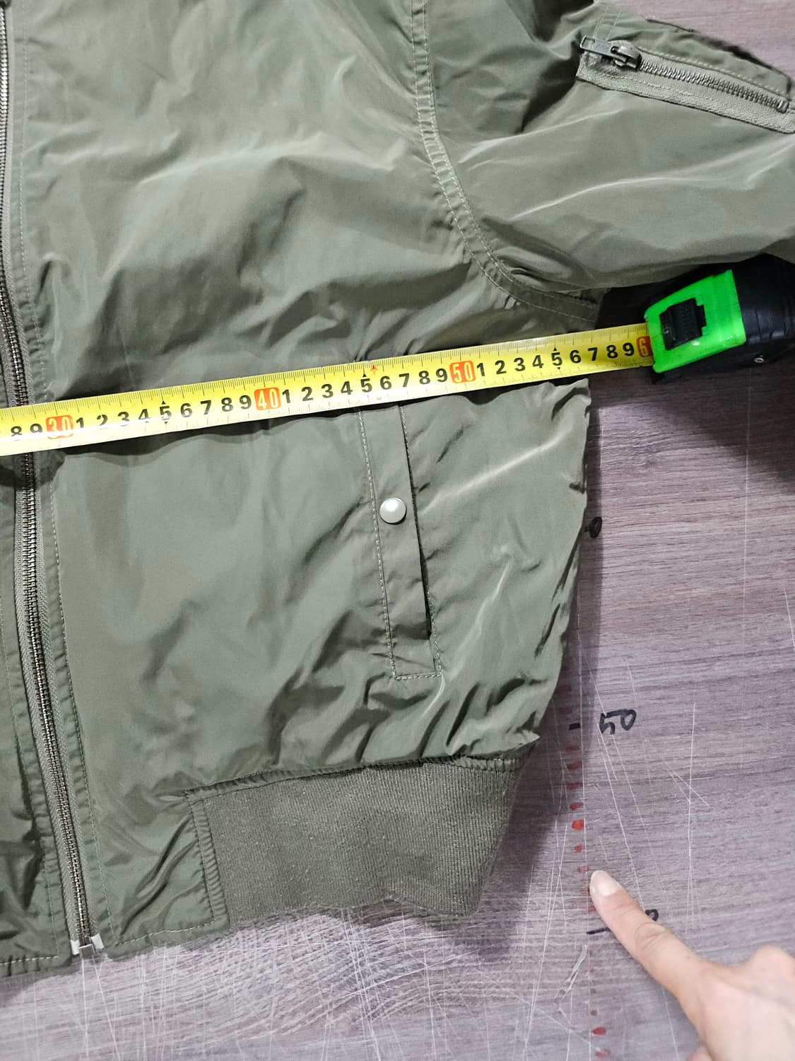 GU  카키색 퀼팅 리버시블 봄버 자켓 M 상품이미지5