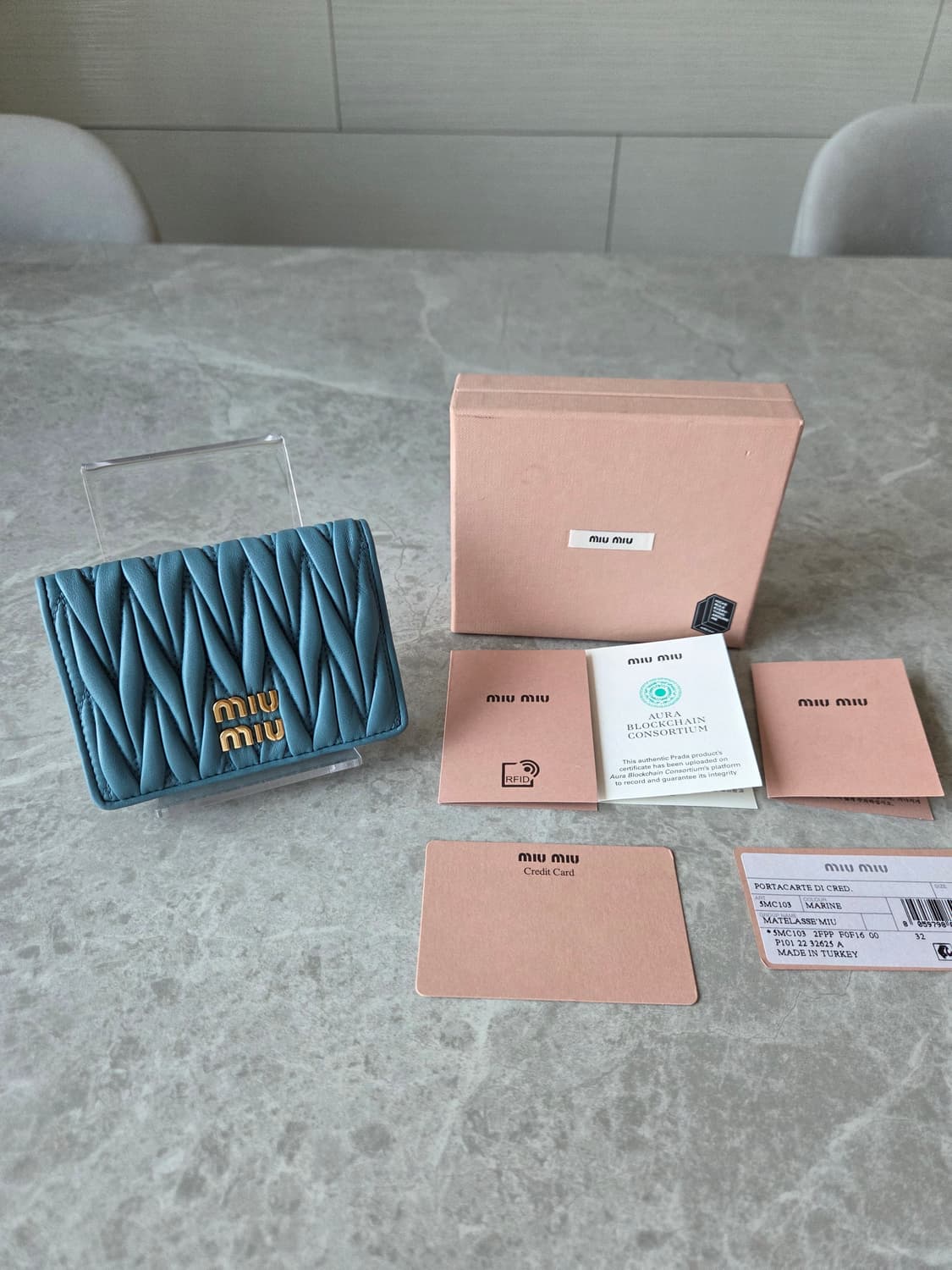 [정품] 미우미우 마테라쎄 나파 오거나이저 마리나 블루 상품이미지1