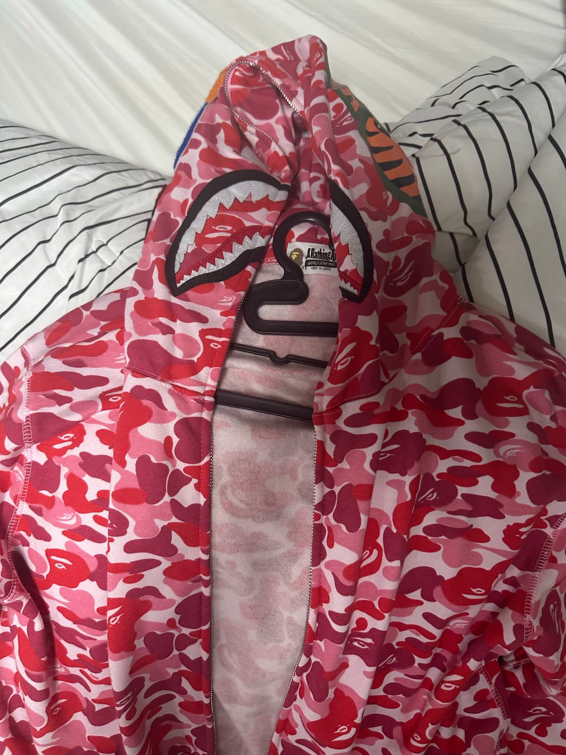 베이프 샤크 핑크 후드집업 팝니다  상품이미지3